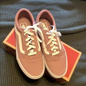 Nostalgia rose ward vans